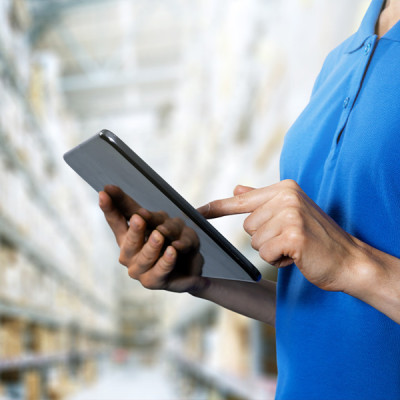 Logistique et stockage pour pièces plastiques